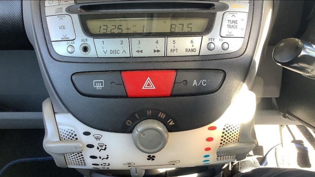 Used Toyota AYGO 2009 for sale - 77953152: Photo 12