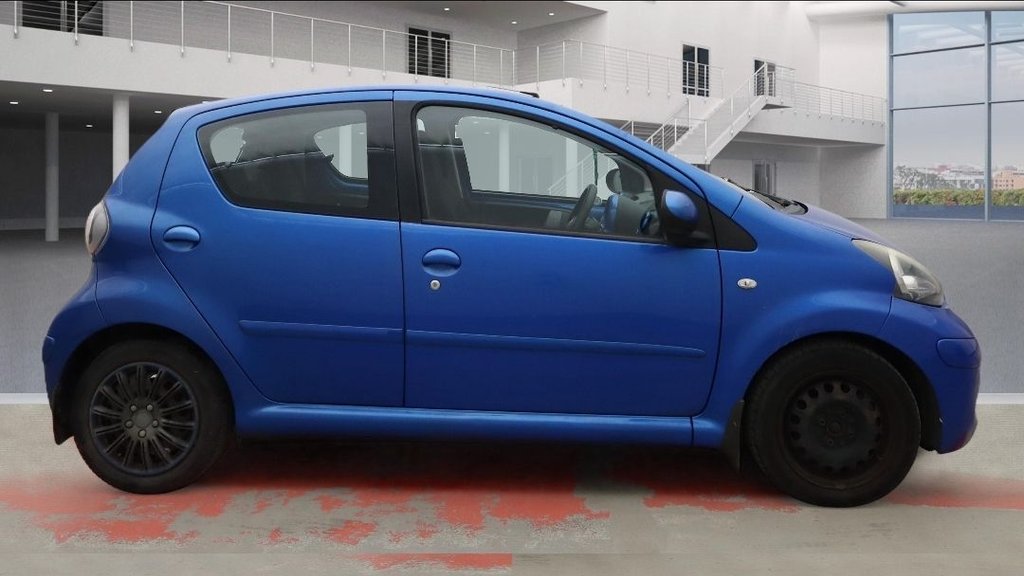 Used Toyota AYGO 2009 for sale - 77953152: Photo 2