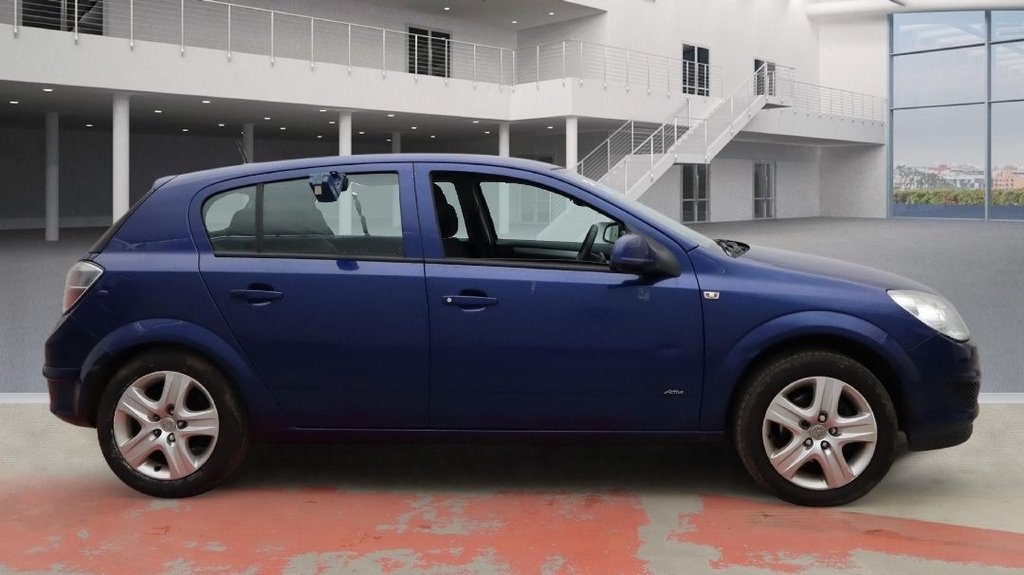 Used Vauxhall Astra 2009 for sale - 77067592: Photo 2