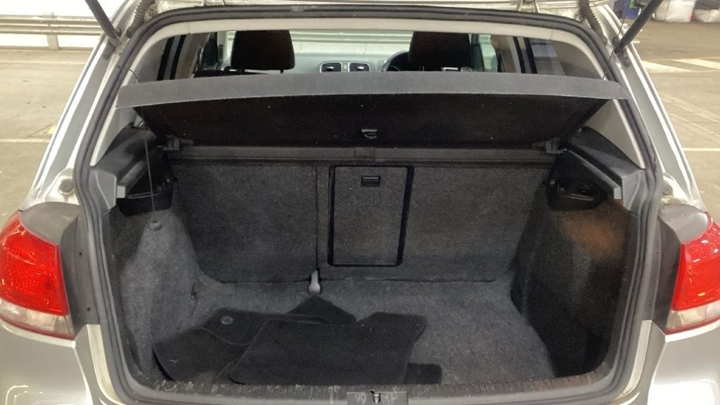 Used Volkswagen Golf 2010 for sale - 76966261: Photo 16