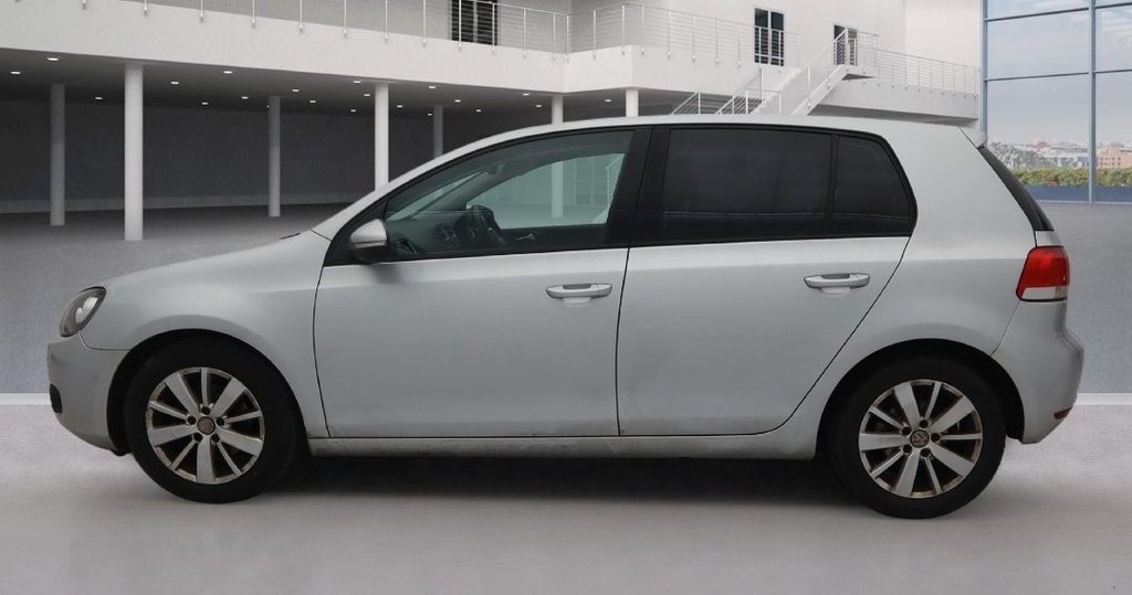 Used Volkswagen Golf 2010 for sale - 76966261: Photo 5