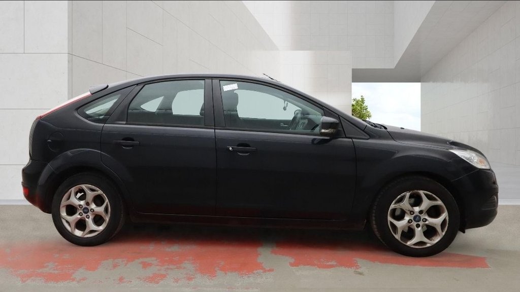 Used Ford Focus 2011 for sale - 78088368: Photo 2