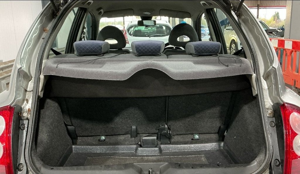 Used Nissan Micra 2004 for sale - 76610276: Photo 15