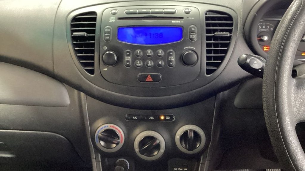 Used Hyundai i10 2014 for sale - 76698759: Photo 12