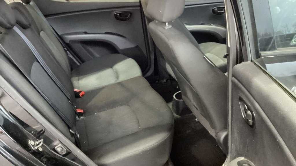 Used Hyundai i10 2014 for sale - 76698759: Photo 14