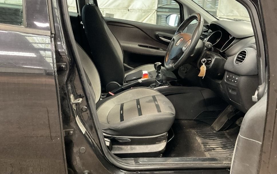 Used Fiat Punto Evo 2011 for sale - 77660230: Photo 10