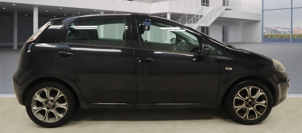Used Fiat Punto Evo 2011 for sale - 77660230: Photo 2