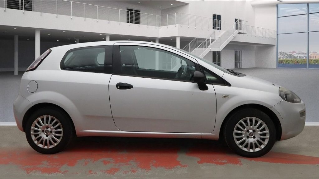 Used Fiat Punto 2012 for sale - 77978956: Photo 2