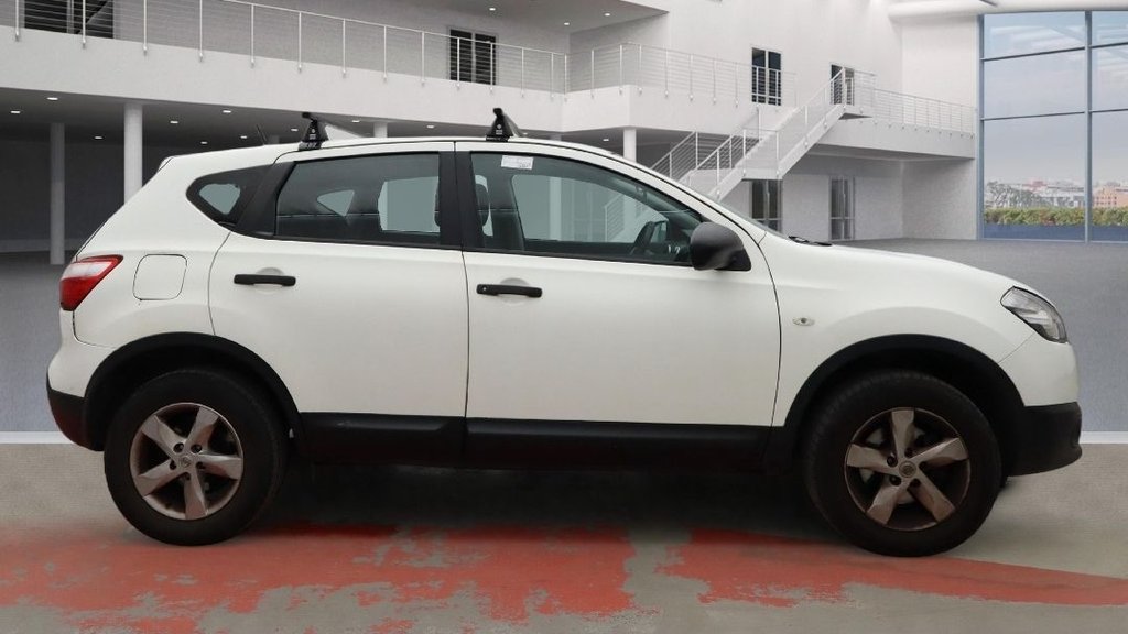 Used Nissan Qashqai 2012 for sale - 77065307: Photo 2