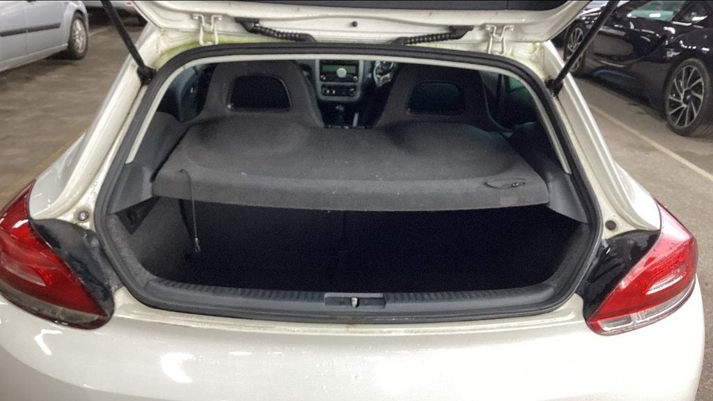 Used Volkswagen Scirocco 2010 for sale - 77631797: Photo 16