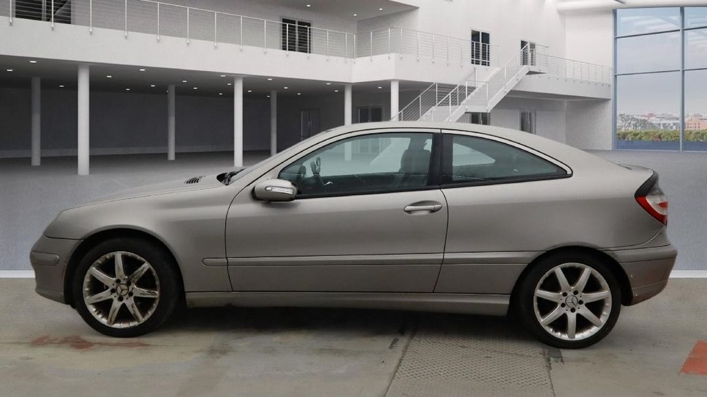 Used Mercedes-Benz C Class 2006 for sale - 77065336: Photo 5