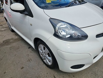 Used Toyota AYGO 2011 for sale - 75432824: Photo