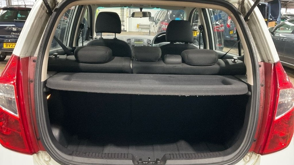Used Hyundai i10 2013 for sale - 76350598: Photo 15