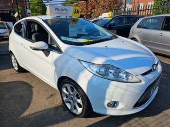 2011 (11) - 1.25 Zetec Hatchback 3dr Petrol Manual (129 g/km, 81 bhp)