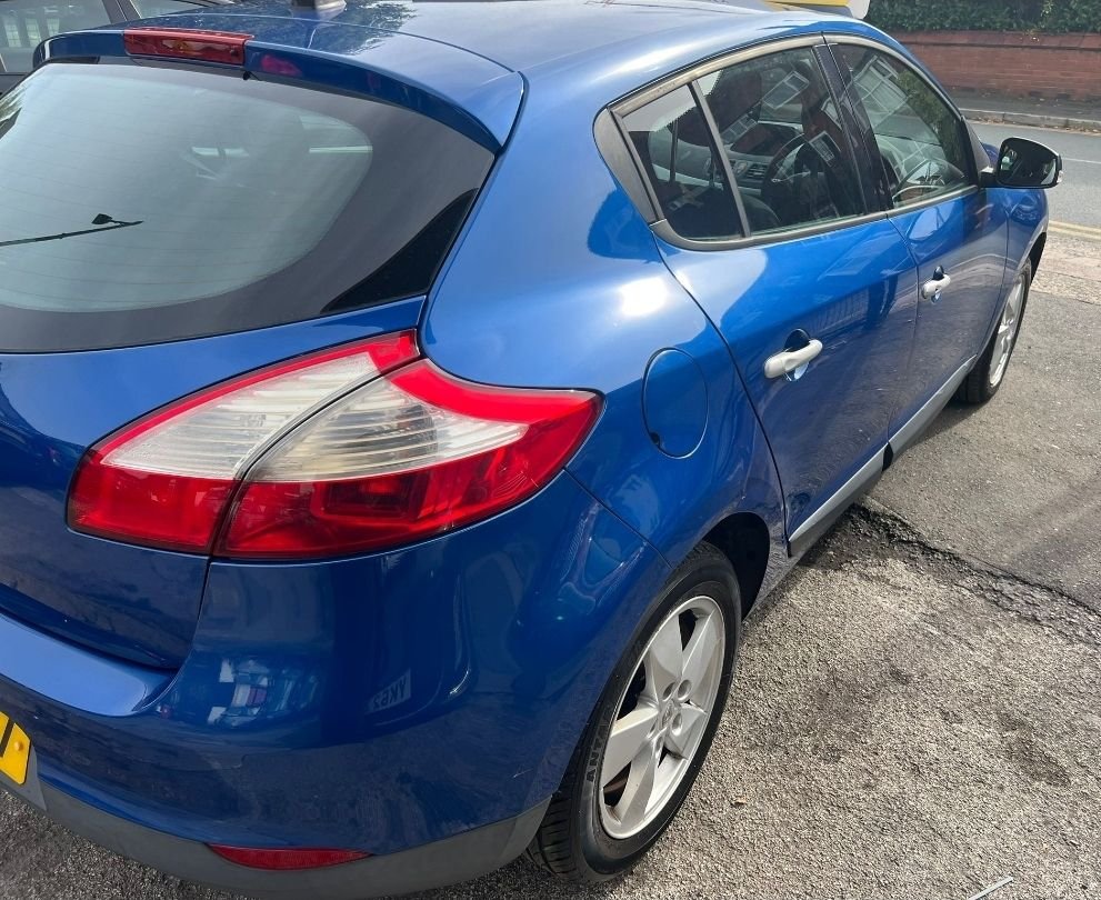 Used Renault Megane 2011 for sale - 76106089: Photo 11