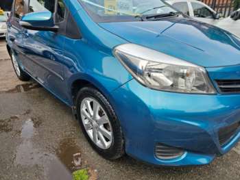 Used Toyota Yaris 2013 for sale - 74893724: Photo