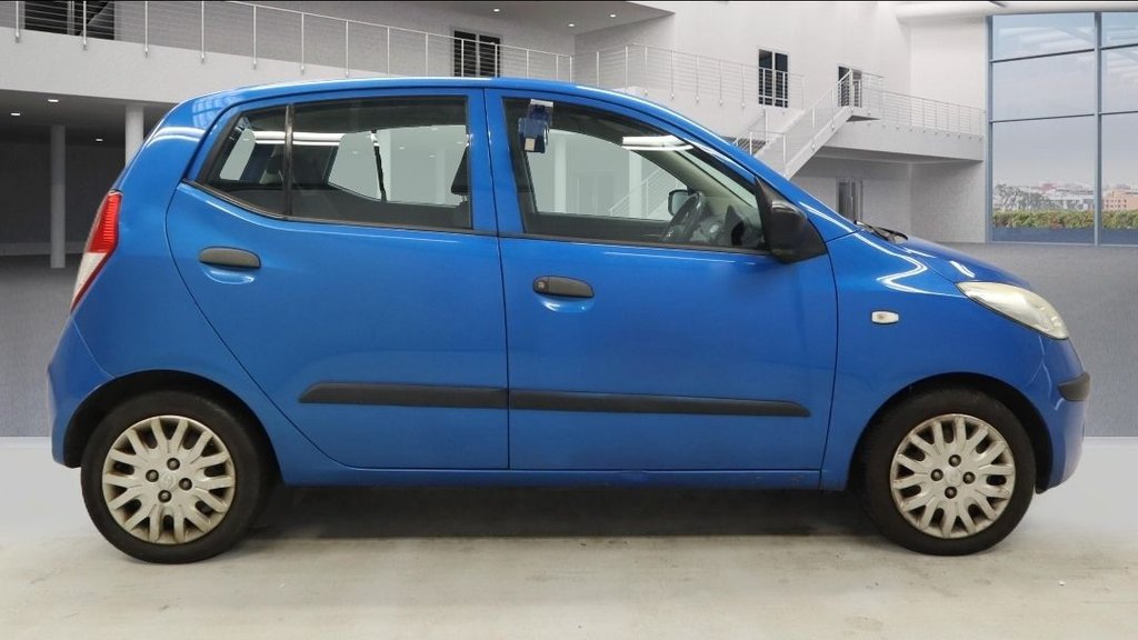Used Hyundai i10 2011 for sale - 77765300: Photo 2