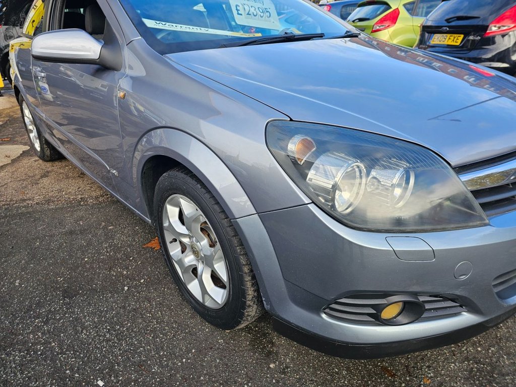 Used Vauxhall Astra 2005 for sale - 76350543: Photo 2