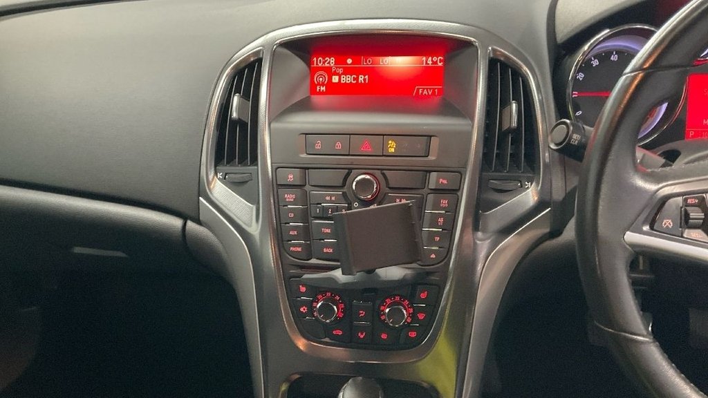 Used Vauxhall Astra 2011 for sale - 76610330: Photo 12