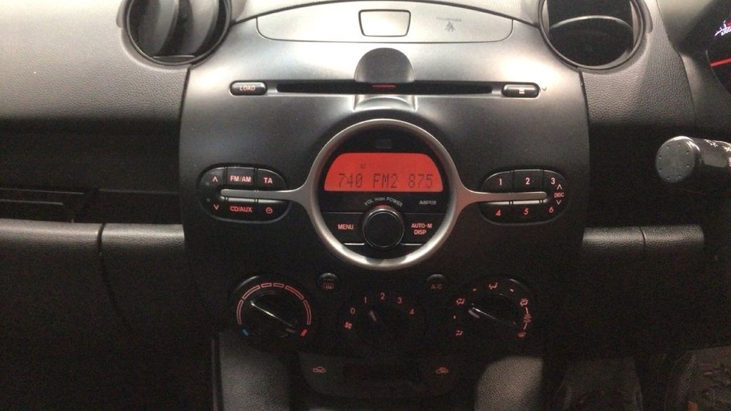 Used Mazda Mazda2 2010 for sale - 76670592: Photo 16