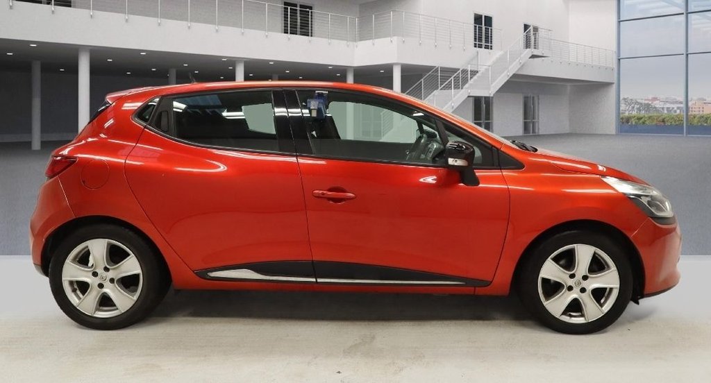 Used Renault Clio 2015 for sale - 76966258: Photo 2