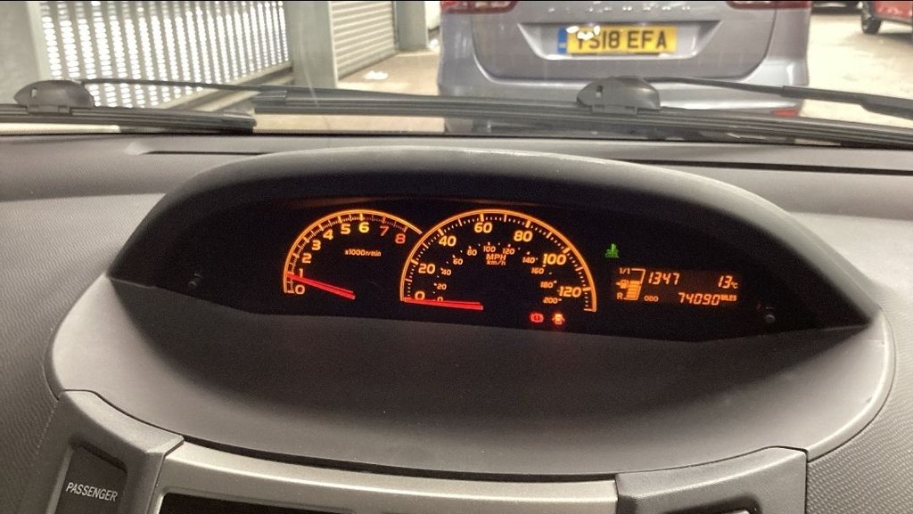 Used Toyota Yaris 2011 for sale - 77941669: Photo 12