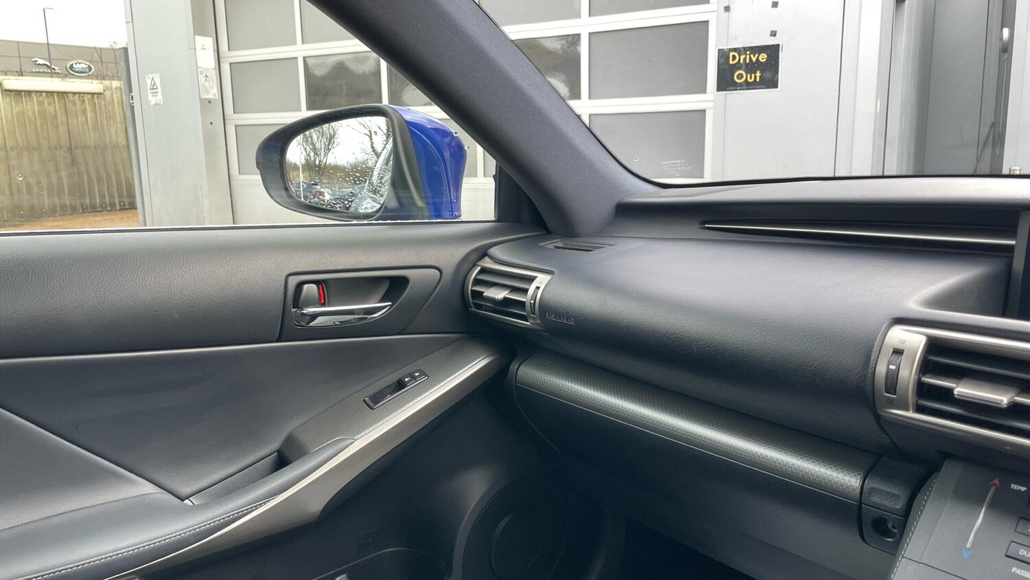 Used Lexus IS 2016 for sale - 77254708: Photo 40