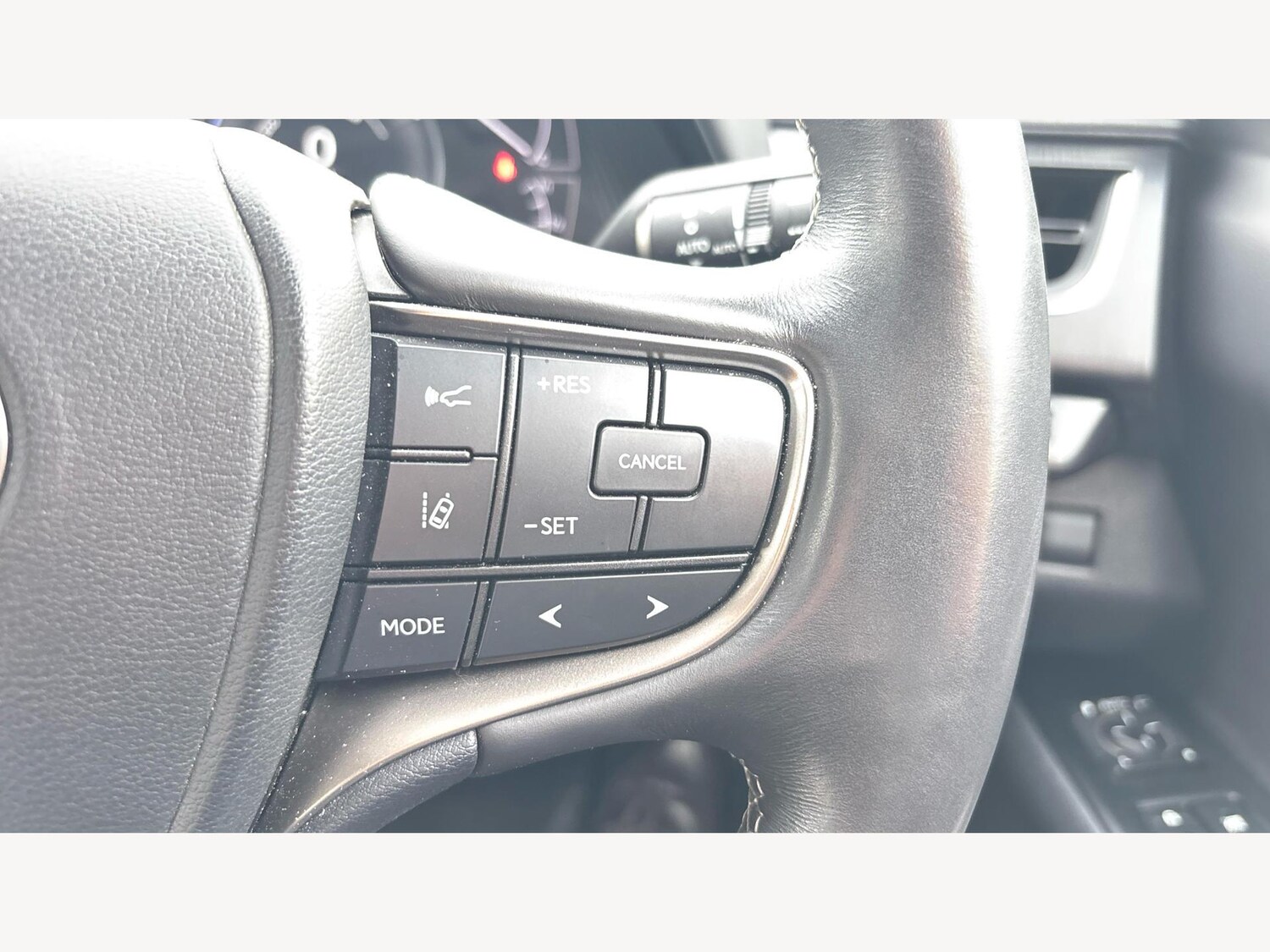 Used Lexus UX 2019 for sale - 77549892: Photo 27