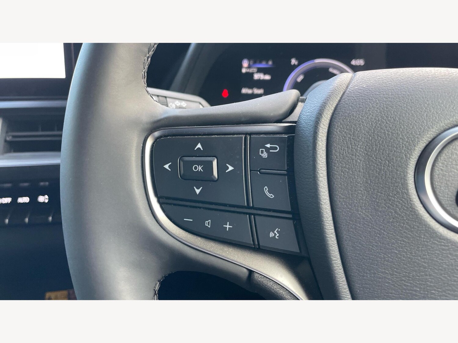 Used Lexus UX 2024 for sale - 76370526: Photo 22