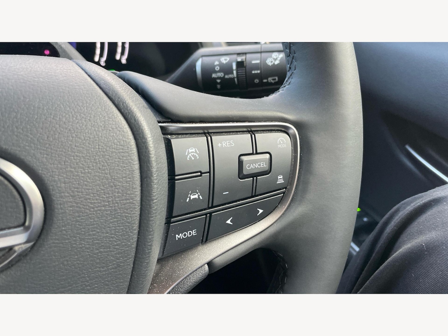 Used Lexus UX 2024 for sale - 76370526: Photo 23