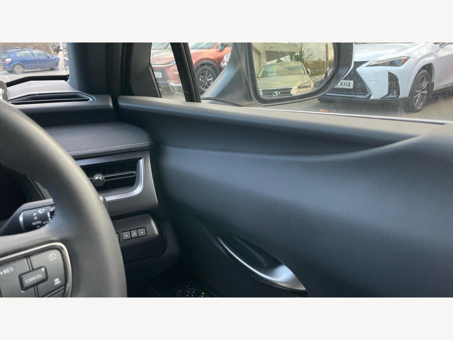 Used Lexus UX 2024 for sale - 76370526: Photo 28