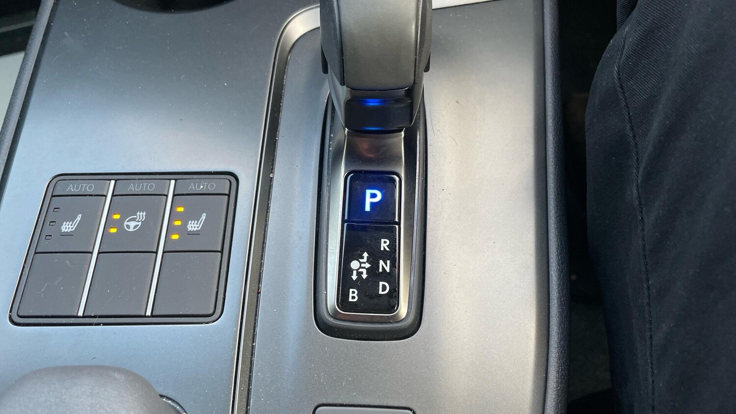 Used Lexus UX 2024 for sale - 76370526: Photo 36