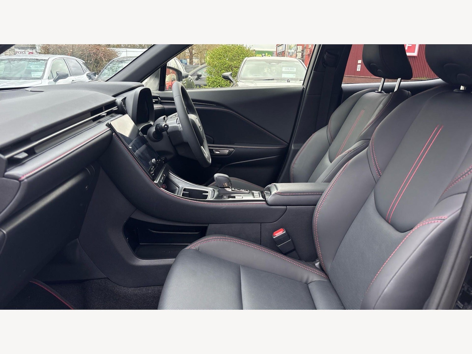 Used Lexus LBX 2025 for sale - 77882181: Photo 8