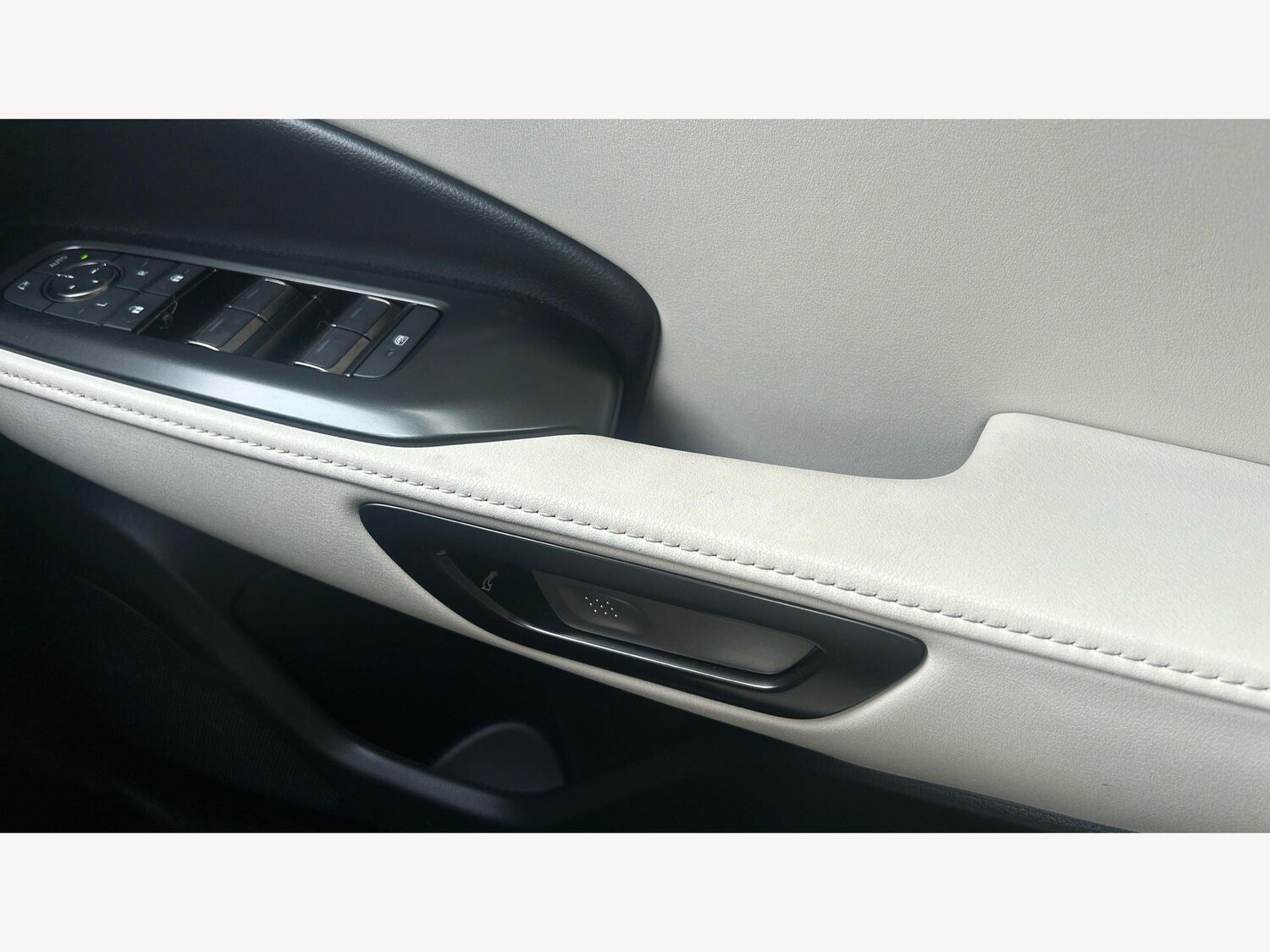 Used Lexus LBX for sale - 77683611: Photo 25