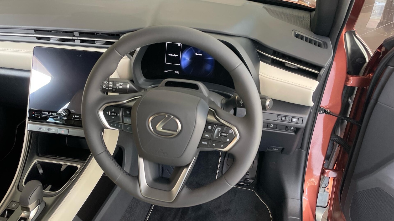 Used Lexus LBX 2025 for sale - 76457947: Photo 8