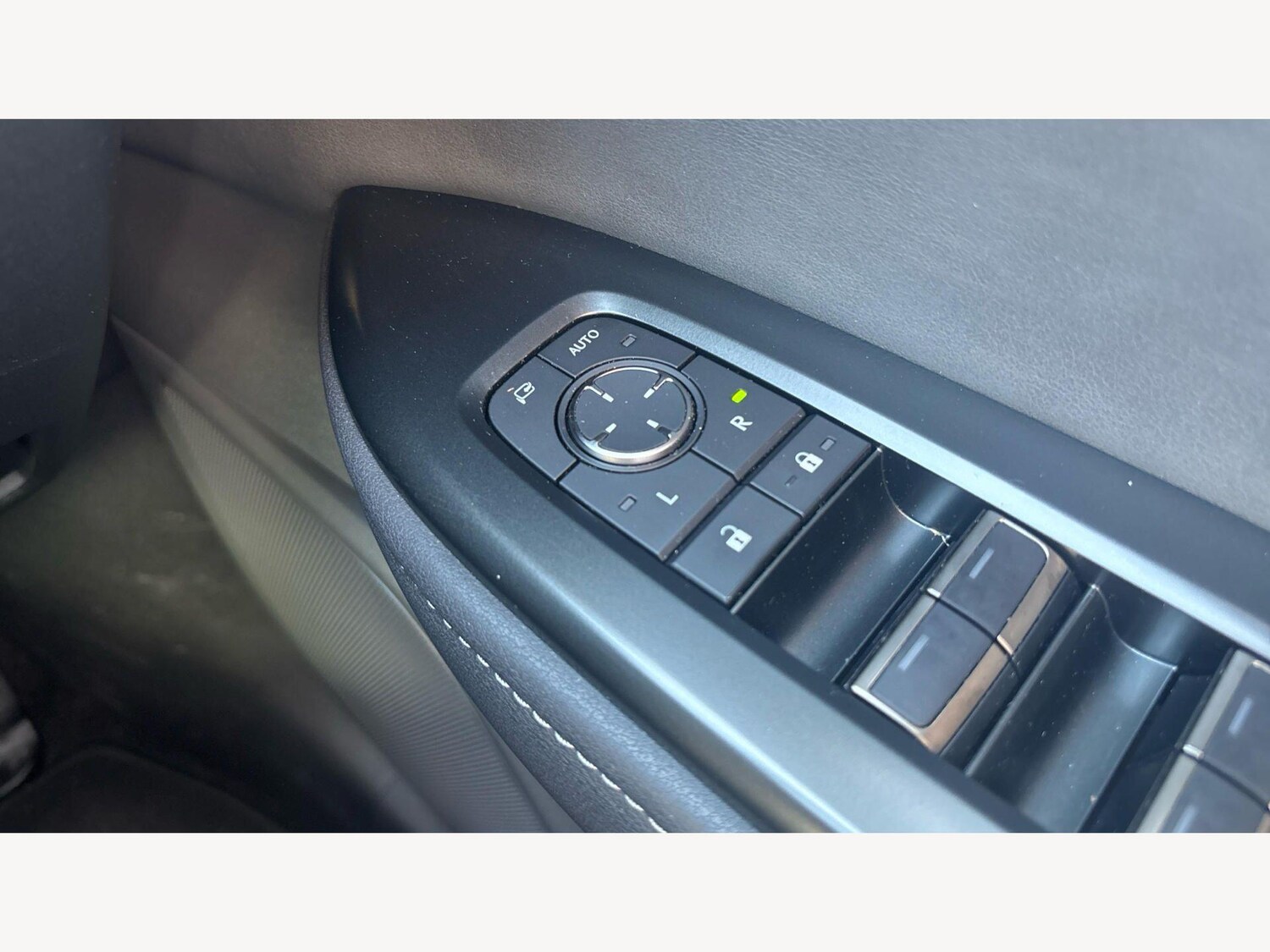 Used Lexus RZ 2024 for sale - 77683206: Photo 27