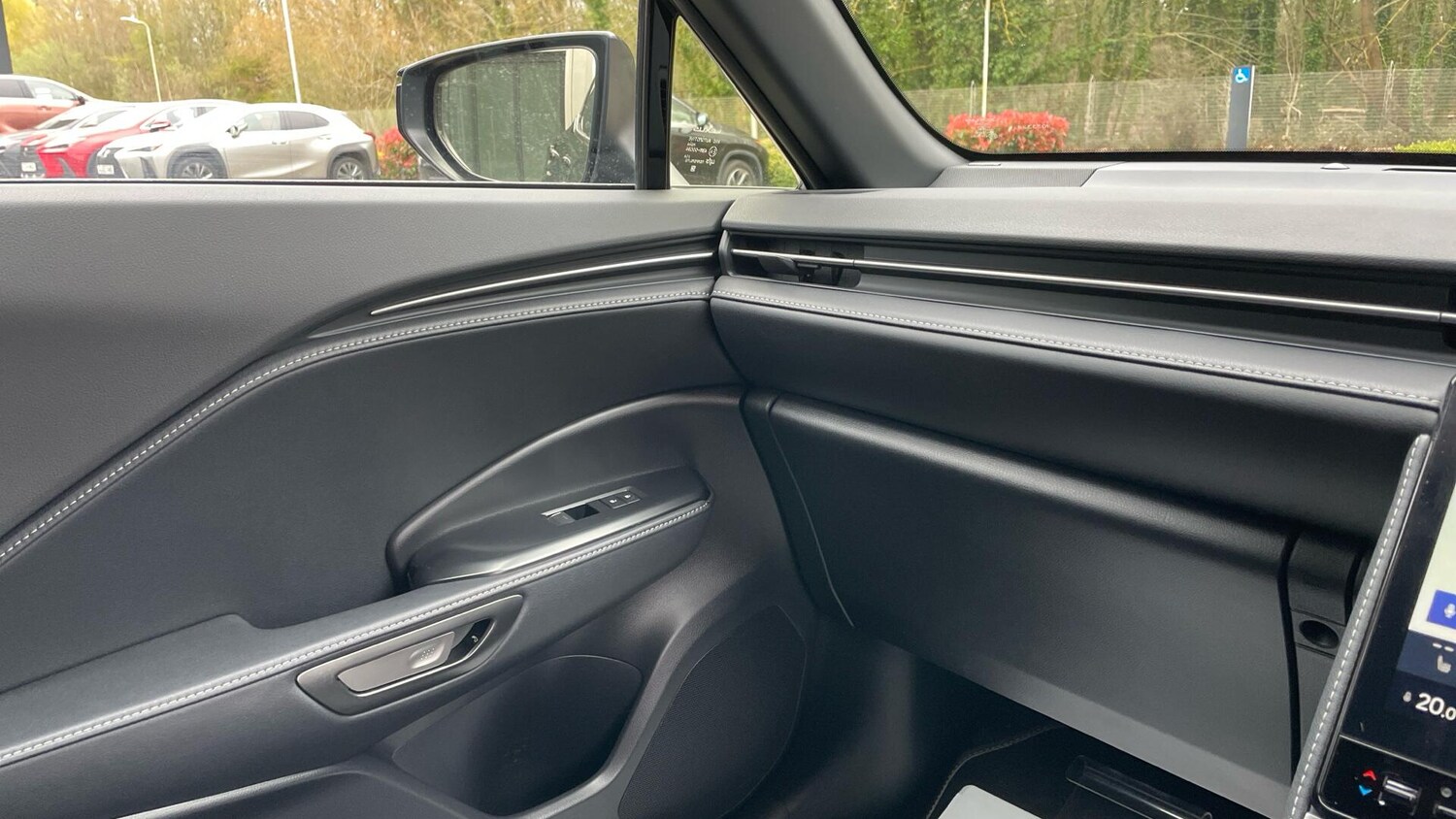 Used Lexus LBX 2025 for sale - 78058309: Photo 34