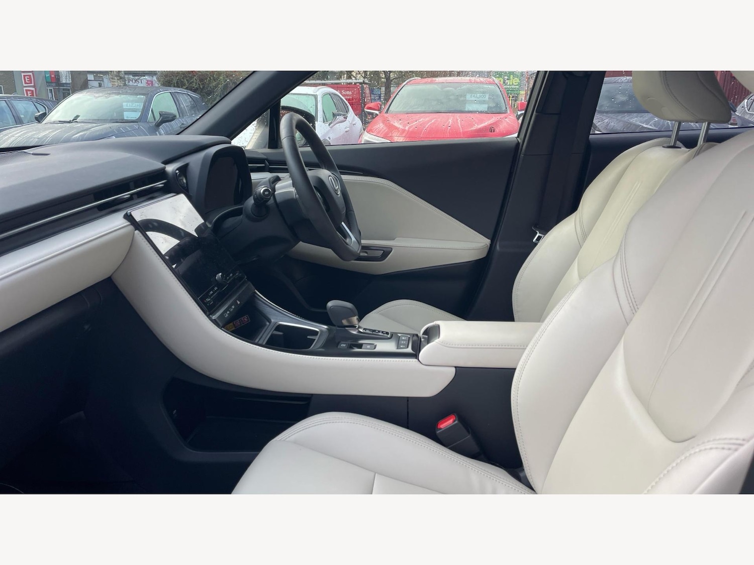 Used Lexus LBX 2024 for sale - 77130645: Photo 8