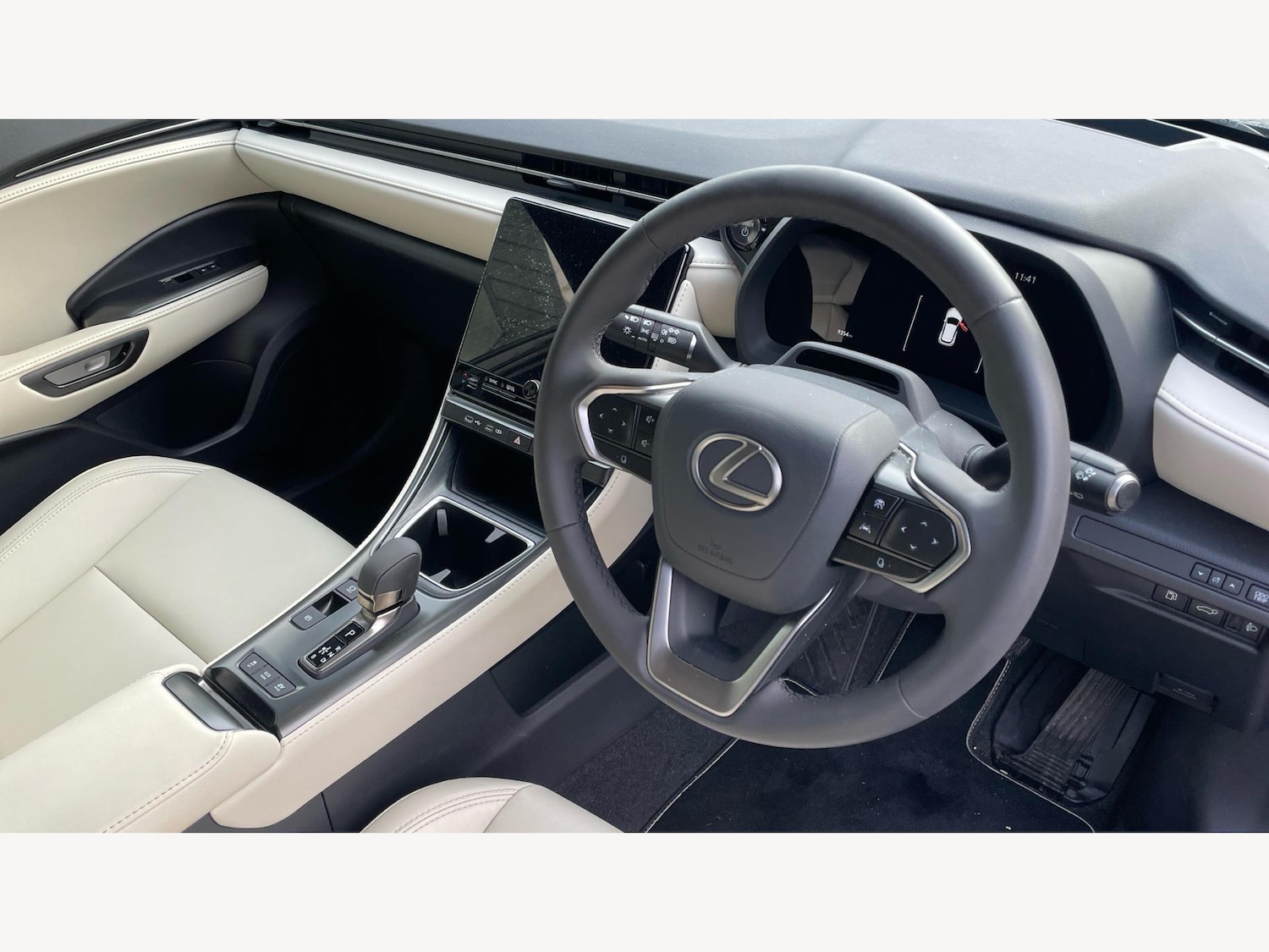 Used Lexus LBX 2024 for sale - 77130645: Photo 9