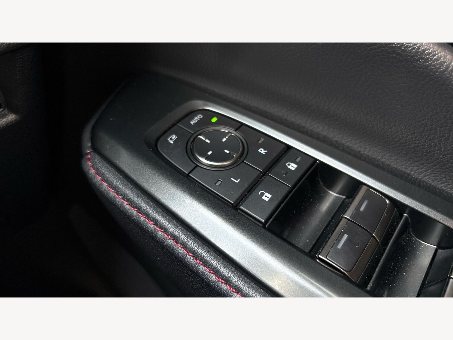 Used Lexus LBX for sale - 77853080: Photo 24