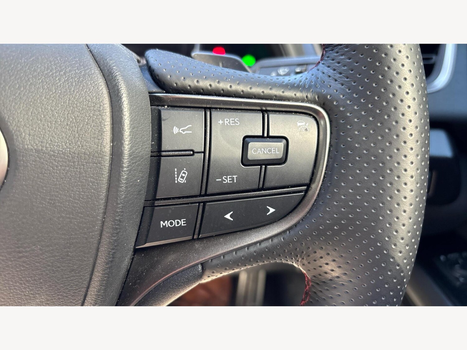 Used Lexus UX 2023 for sale - 75857553: Photo 26
