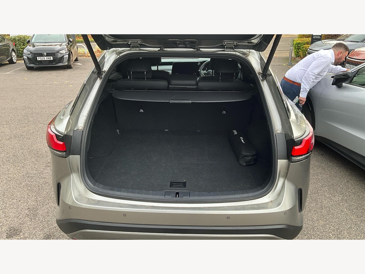 Used Lexus RX 2023 for sale - 76485502: Photo 17