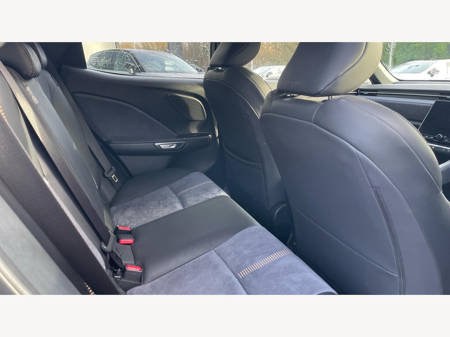 Used Lexus LBX 2024 for sale - 77109122: Photo 11