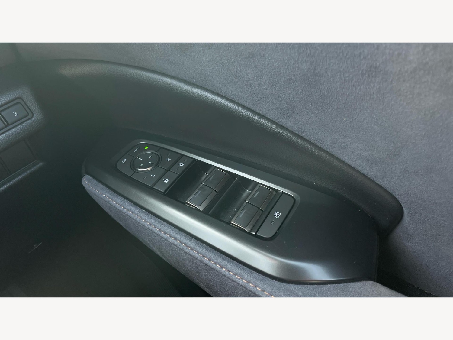 Used Lexus LBX 2024 for sale - 77109122: Photo 27