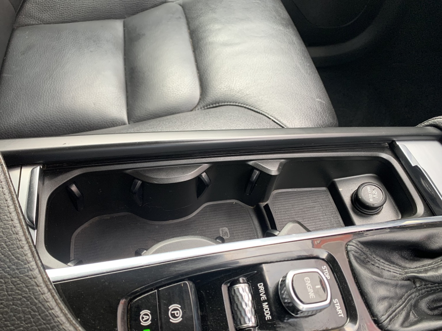 Used Volvo XC90 2017 for sale - 78064158: Photo 32