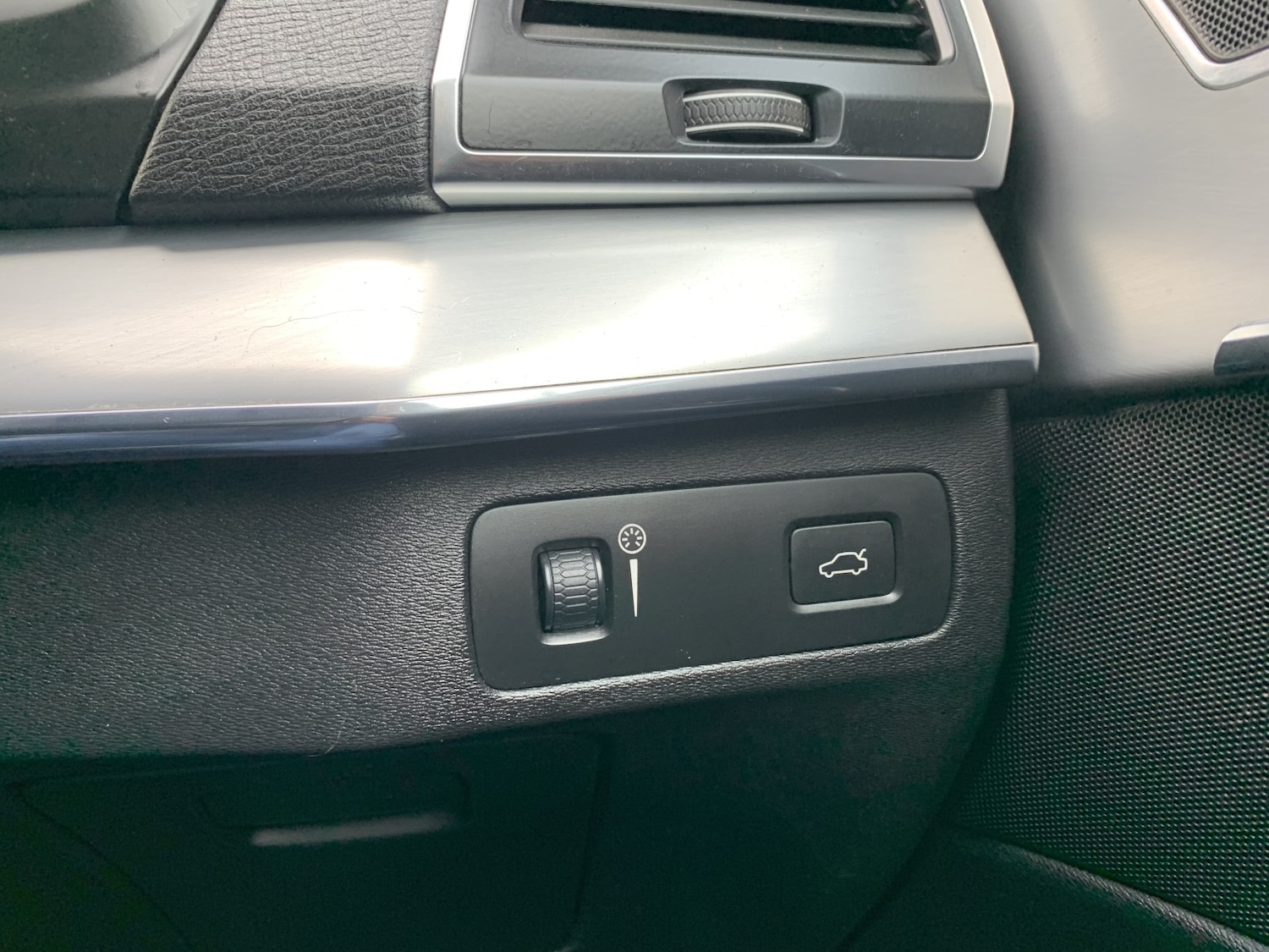 Used Volvo XC90 2017 for sale - 78064158: Photo 41