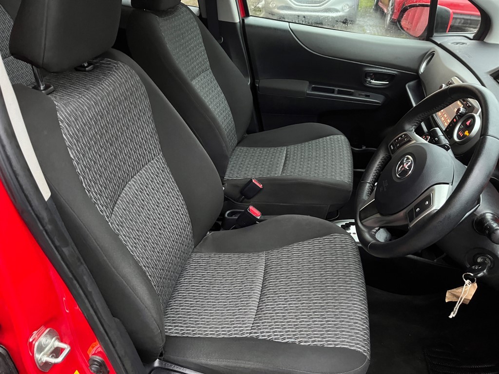 Used Toyota Yaris 2013 for sale - 77721379: Photo 3