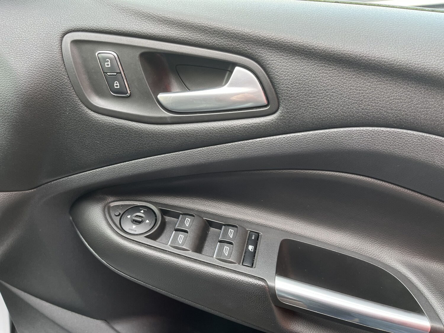 Used Ford Kuga 2016 for sale - 78125130: Photo 27