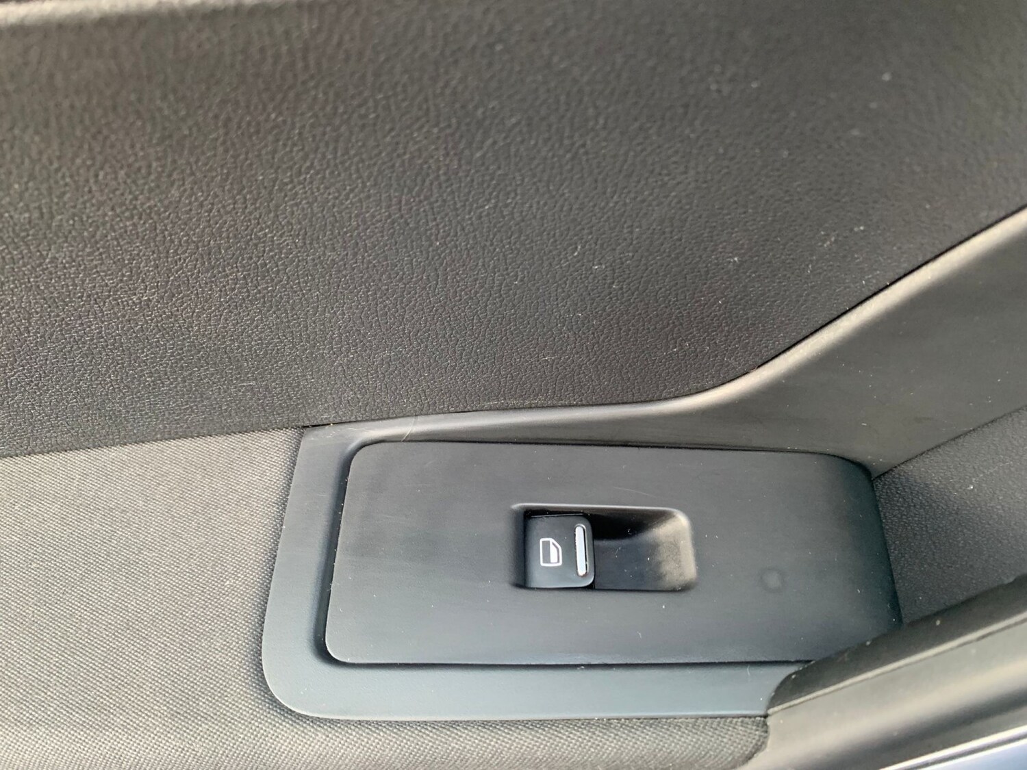 Used Volkswagen Beetle 2016 for sale - 77721231: Photo 31