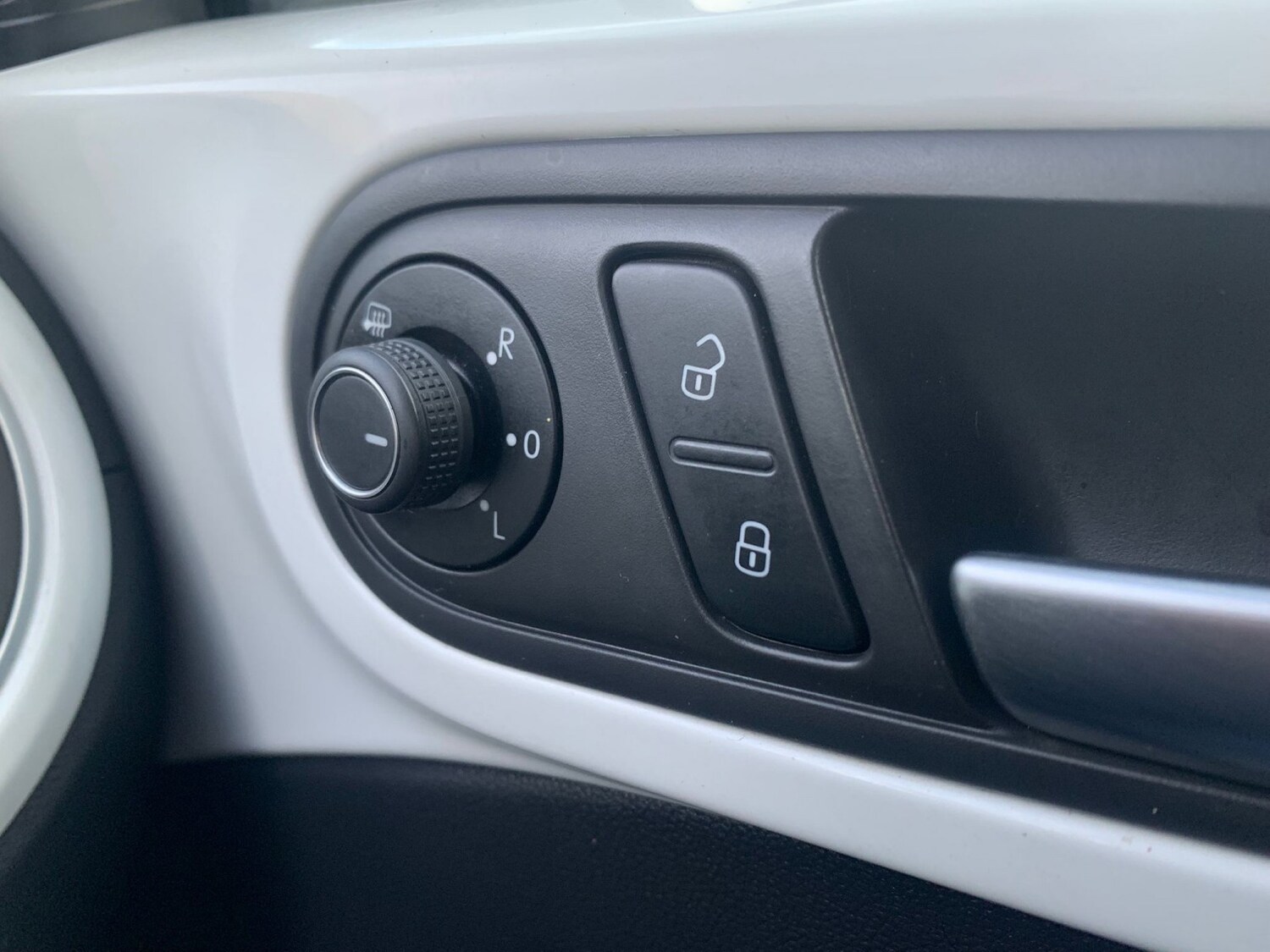 Used Volkswagen Beetle 2016 for sale - 77721231: Photo 33